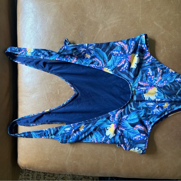 Rip Curl Tropic Tribe One Piece Floral Blue Deep Open Back Side Cut Outs Swim - Picture 9 of 12